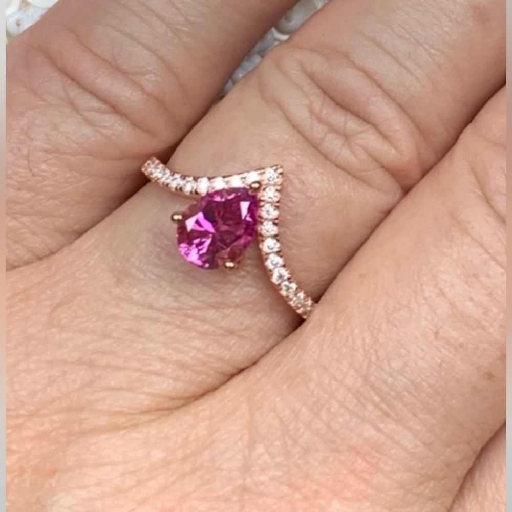 🌸Pink Moissanite Wishbone Ring🌸